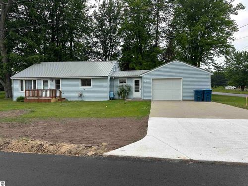311 Mill St, Coleman, MI, 48618-9708 | Card Image