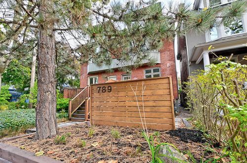 789 Markham St, Toronto, ON, M6G2M4 | Card Image