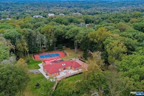 91 Chestnut Ridge Rd, Saddle River, NJ, 07458-3125 | Card Image