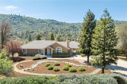 38778 Goldenrod Ln, Oakhurst, CA, 93644-9311 | Card Image