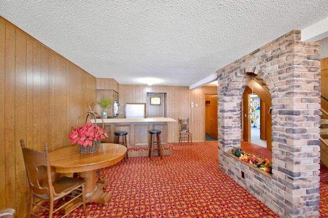 LL family room with wet bar/kitchen | Image 24