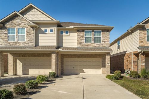 523 N 1st St, La Porte, TX, 77571-3301 | Card Image