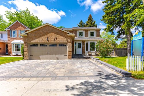 28 Bramblebrook Ave, House with 6 bedrooms, 4 bathrooms and 3 parking in Scarborough ON | Card Image
