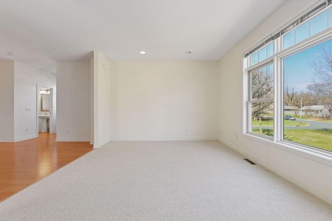 5710 Village Trl, Townhouse with 3 bedrooms, 3 bathrooms and null parking in Mound MN | Image 14