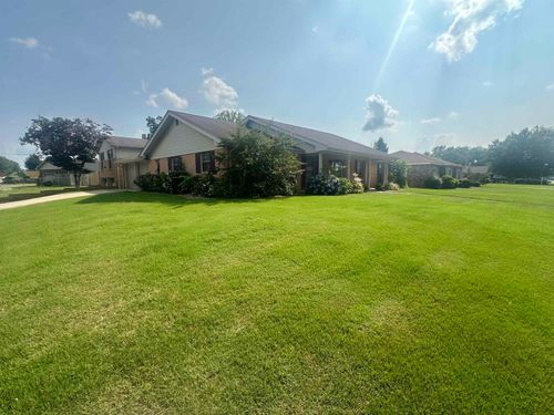 2006 Edwards Ave, Muscle Shoals, AL, 35661-1918 | Card Image