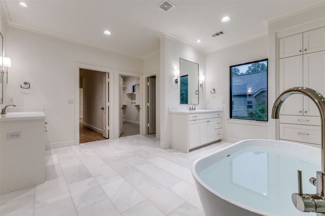 Dual Vanities | Image 27