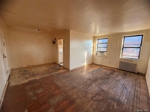 3d-47-22 215th Place, New York, NY, 11361 | Card Image