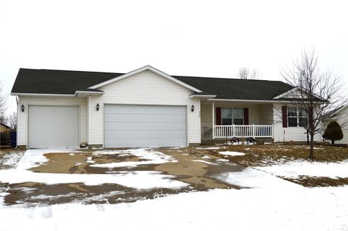 302 Grace Ave, Urbana, IA, 52345-9123 | Card Image