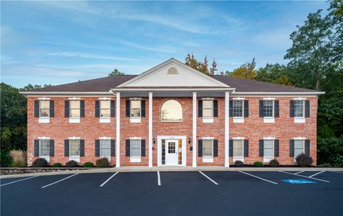 2176 Mendon Rd, Cumberland, RI, 02864-3830 | Card Image