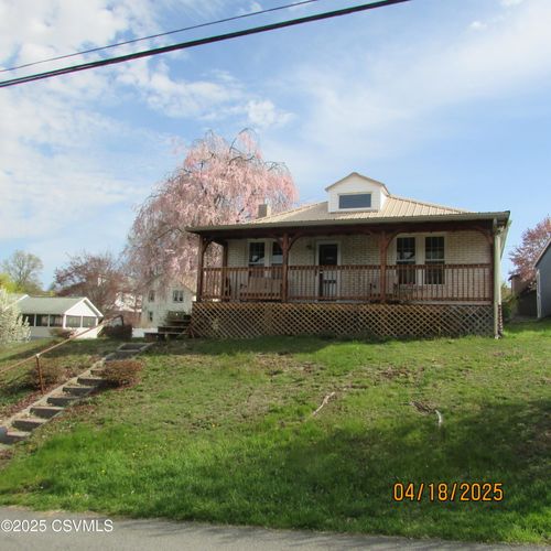 470 Wheatley Ave, Northumberland, PA, 17857-1512 | Card Image