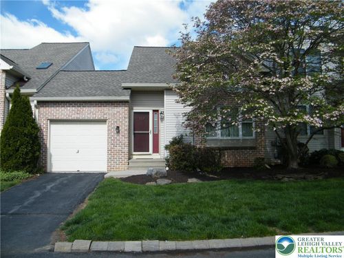 322-322 Surrey Pl, Macungie, PA, 18062-1801 | Card Image