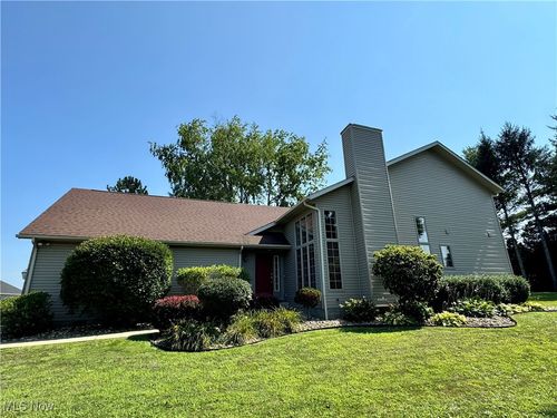360 Walters Way, Zanesville, OH, 43701-6613 | Card Image