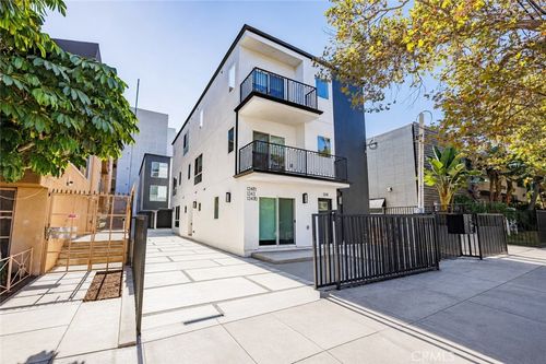 1243 N Sycamore Street, Los Angeles, CA, 90038 | Card Image