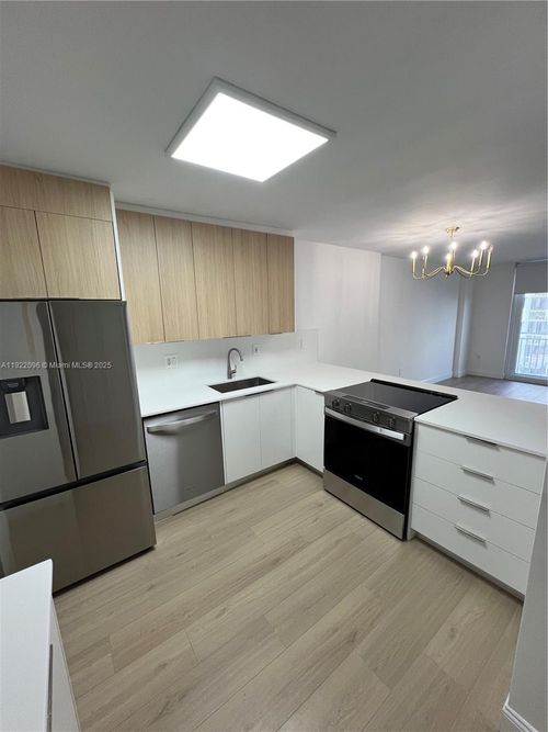 apt-523-345 Ocean Dr, Miami Beach, FL, 33139-6916 | Card Image