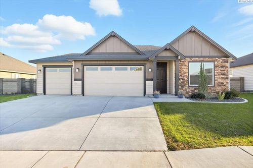 8195 Lennox St, West Richland, WA, 99353-5530 | Card Image