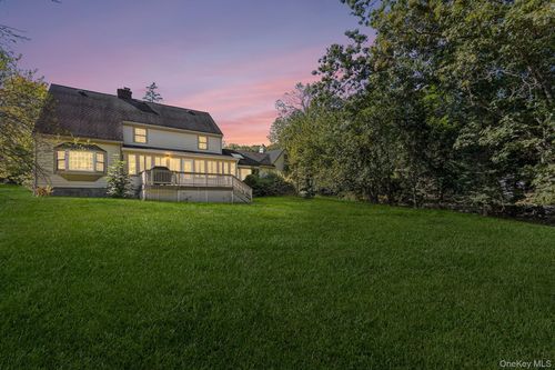 7 Byram Meadows Rd, Chappaqua, NY, 10514-3910 | Card Image