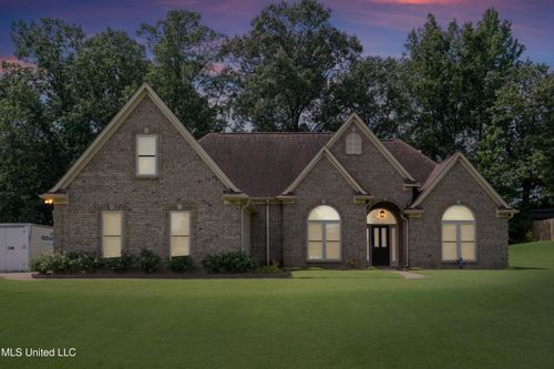 2081 Eagle Point Cv, Southaven, MS, 38672-6368 | Card Image