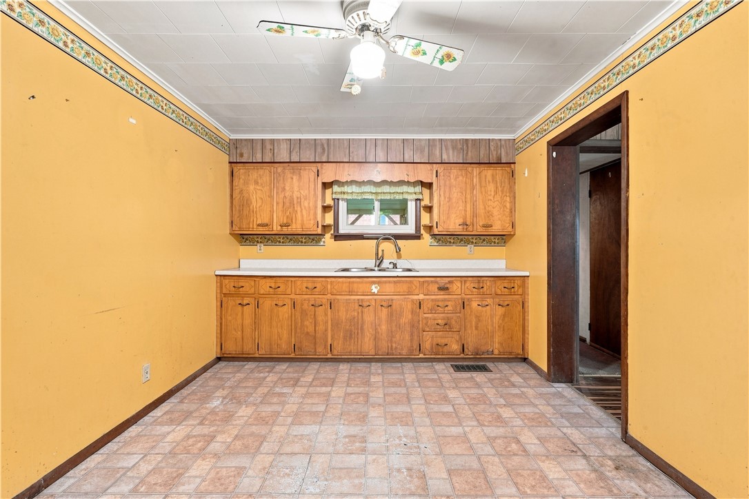 Residential in Center Twp/Homer Cty 3