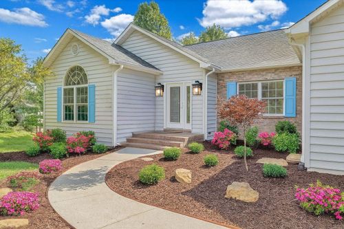 141 Chestnut Creek Dr, Hardy, VA, 24101-2601 | Card Image