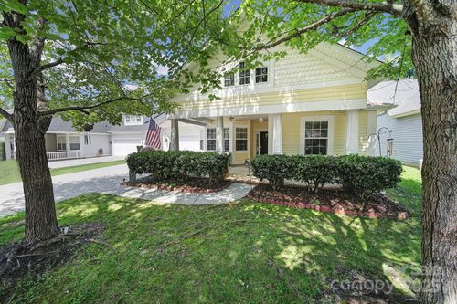 1064 Stonedown Ln, Matthews, NC, 28104-8030 | Card Image