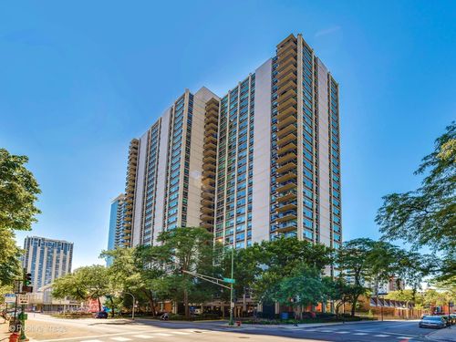 1411-1255 N Sandburg Terrace, Chicago, IL, 60610 | Card Image