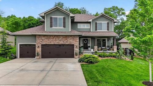 2320 Sw Deer Run Rd, Lee's Summit, MO, 64082-7834 | Card Image