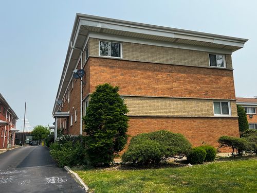 apt-a-1220 Carol St, Park Ridge, IL, 60068-1235 | Card Image