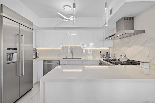 1013-500 W Harbor Dr, San Diego, CA, 92101-7727 | Card Image