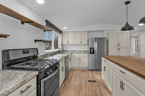 5500 Penny Rd, Cleveland, TX, 77328-7415 | Card Image