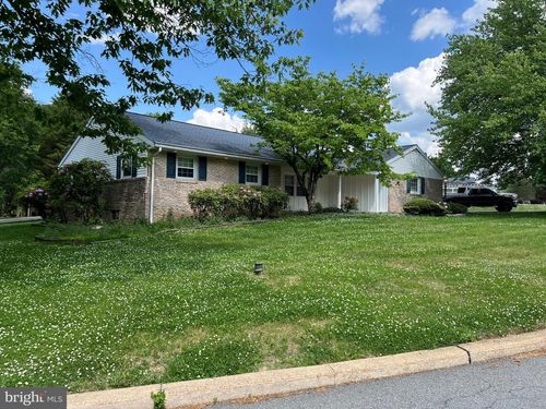 16 Wendy Rd, READING, PA, 19601-1032 | Card Image