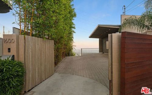 1600 Viewmont Dr, LOS ANGELES, CA, 90069-1319 | Card Image