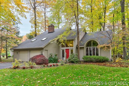 221 Foxdown Rd, Holland, MI, 49424-2790 | Card Image