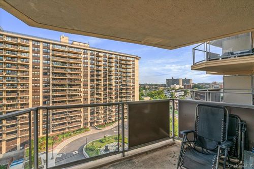 apt-9l-17 215th St, Bayside, NY, 11360-1716 | Card Image