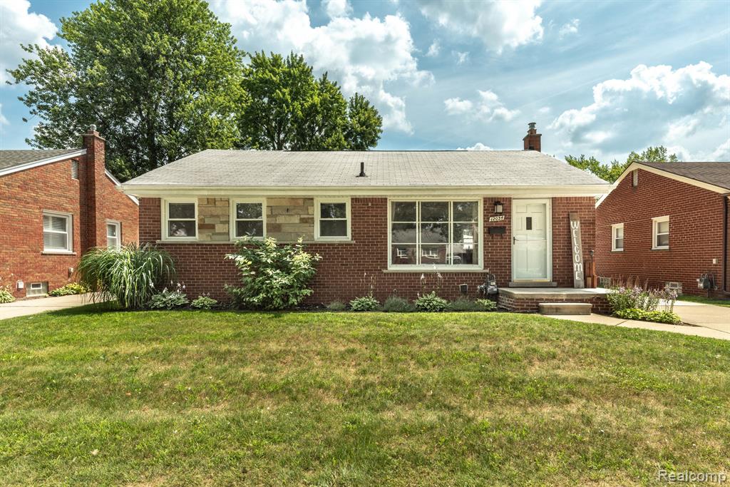 Columbia , Redford, MI 48239