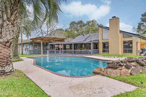 910 Evergreen Dr, Friendswood, TX, 77546-4758 | Card Image