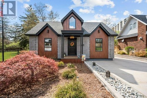 61 Lake Ave N, Hamilton, ON, L8E1L2 | Card Image