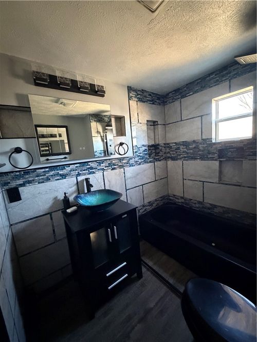 1990 W Cushing St, Decatur, IL, 62526-3614 | Card Image