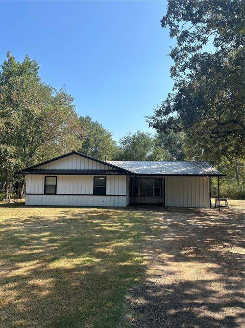 111 Circle Dr, Bogata, TX, 75417-2616 | Card Image