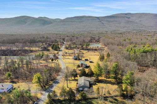 24 Rivka Rd, Saugerties, NY, 12477-3832 | Card Image