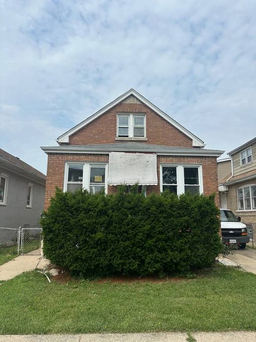 2840 N 74th Ct, Elmwood Park, IL, 60707-1572 | Card Image