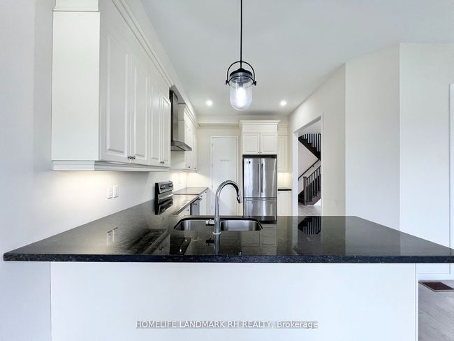 28 Elyse Crt, House attached with 4 bedrooms, 3 bathrooms and 2 parking in Aurora ON | Image 13