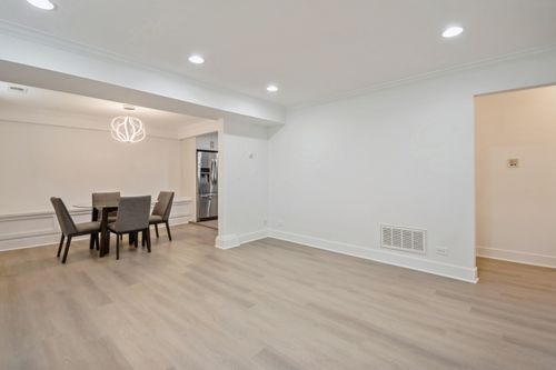 gw-4209 Keystone Ave, Chicago, IL, 60641-2318 | Card Image
