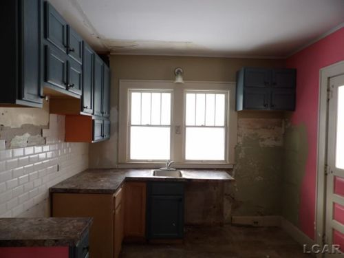 229 Clinton St, Adrian, MI, 49221-2803 | Card Image