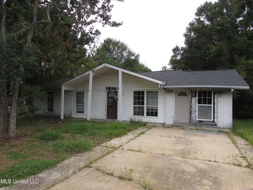 37 Pembrook Cir, Gulfport, MS, 39503-4044 | Card Image