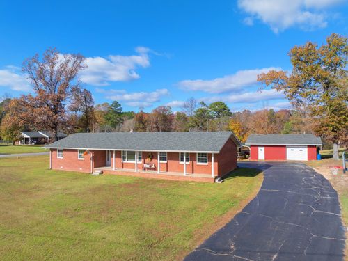 19 Maple Cir, Decaturville, TN, 38329-8015 | Card Image