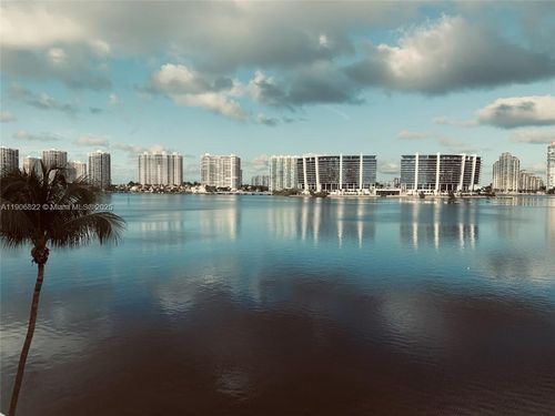 apt-420-18260 N Bay Rd, Sunny Isles Beach, FL, 33160-2754 | Card Image