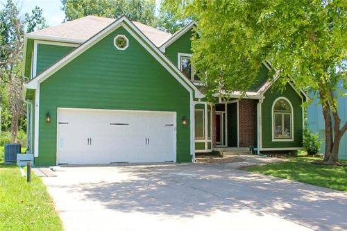 3205 N Black Forest Ave, Blue Springs, MO, 64015-1102 | Card Image