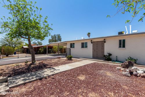 2135 N 3rd Ave, Tucson, AZ, 85705-5752 | Card Image