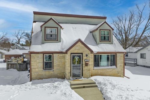 518 Church St, Wisconsin Dells, WI, 53965-1721 | Card Image