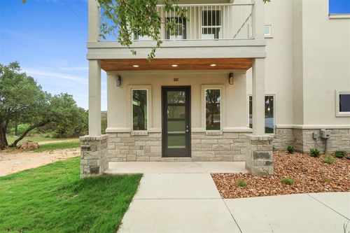 301 Knights Row, Horseshoe Bay, TX, 78657-2202 | Card Image